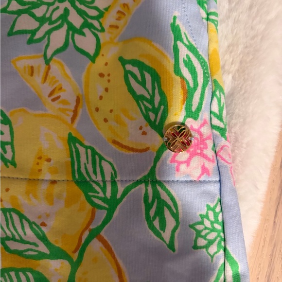 NWT Lilly Pulitzer Lemon Print Shorts size medium! 🍋 - Picture 6 of 9